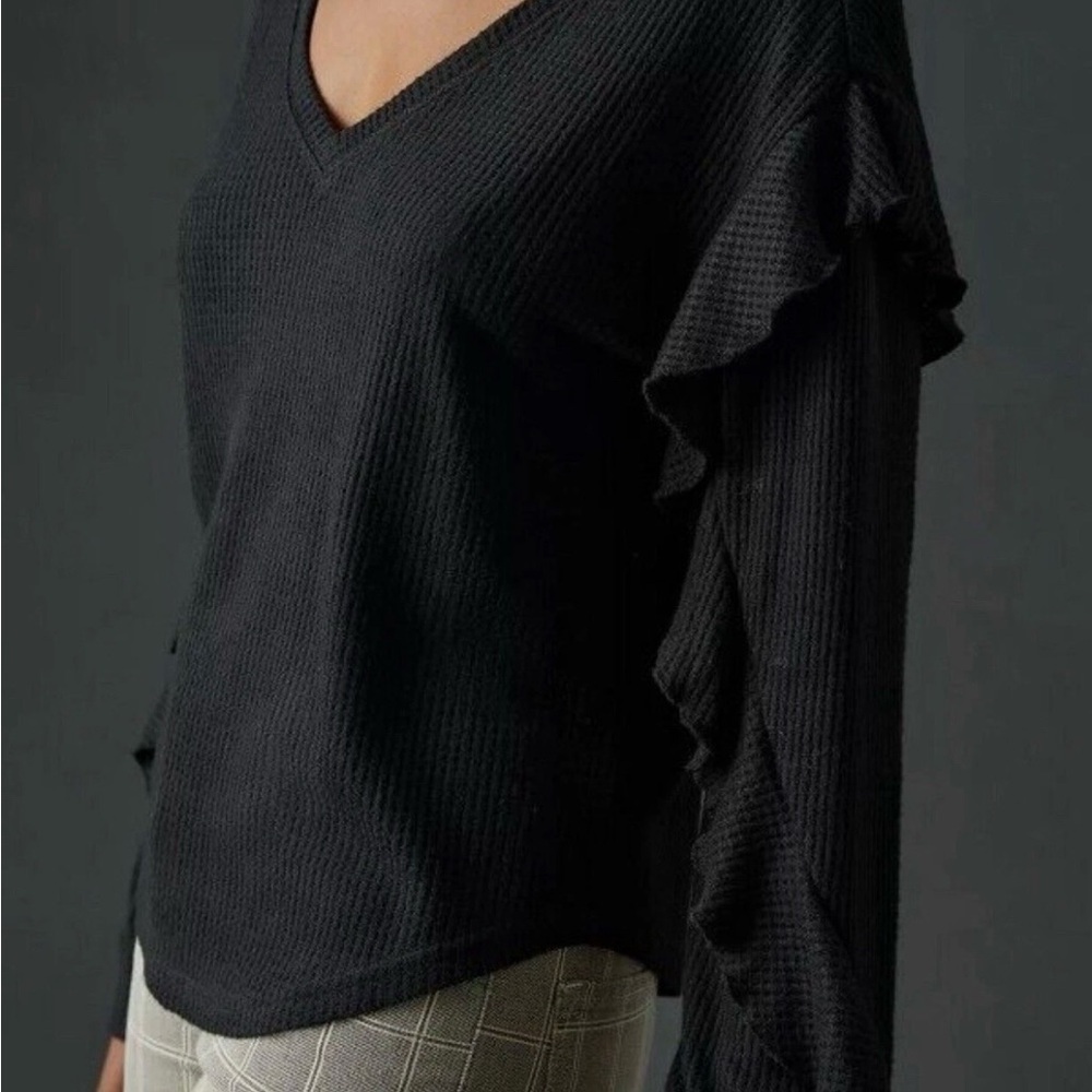 Pilcro | Anthropologie | Black Thermal Ruffle Sleeve V-Neck Top | Sz L